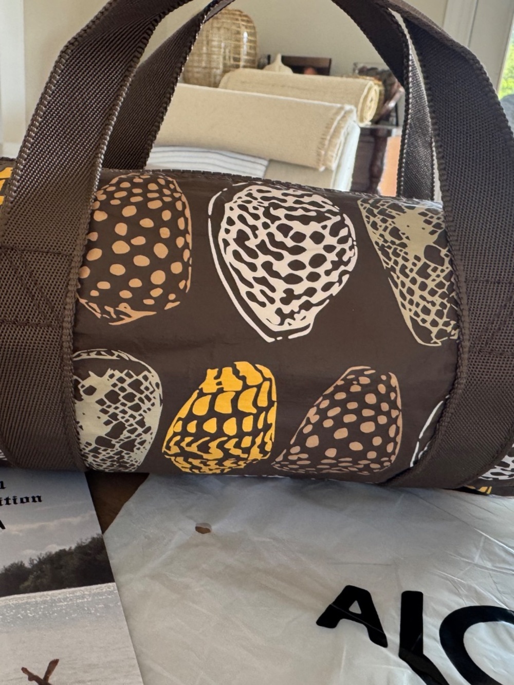 ALOHA Collection Special Edition Lucky 11 Mini Duffle Shell Haul Coconut NWT - Picture 5 of 6